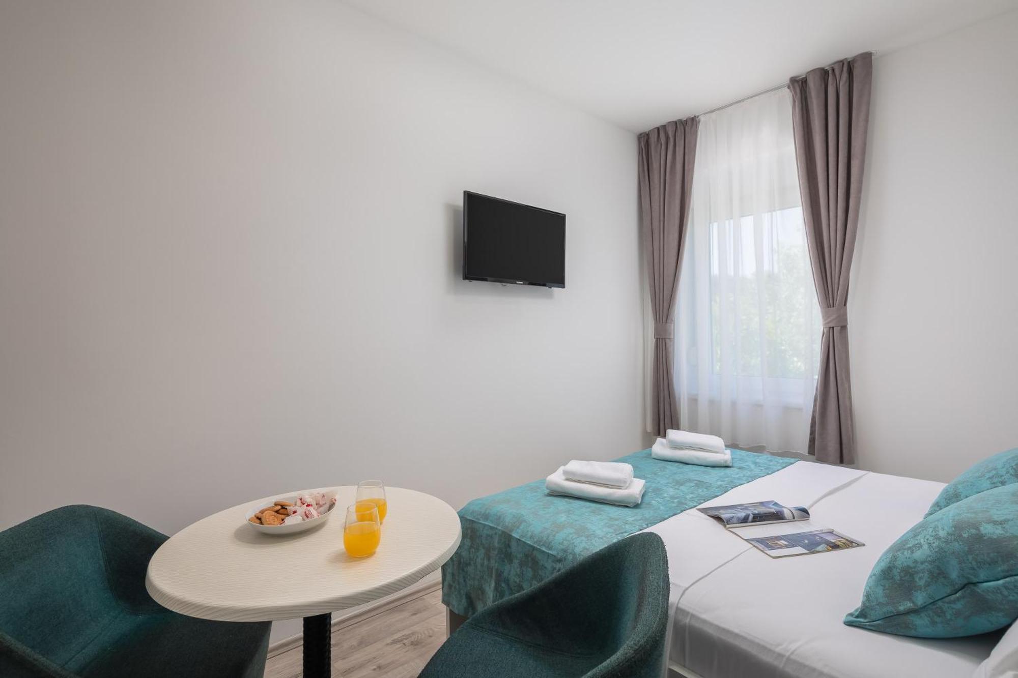 Beachfront Apartments Providenca With Free Parking Makarska Luaran gambar