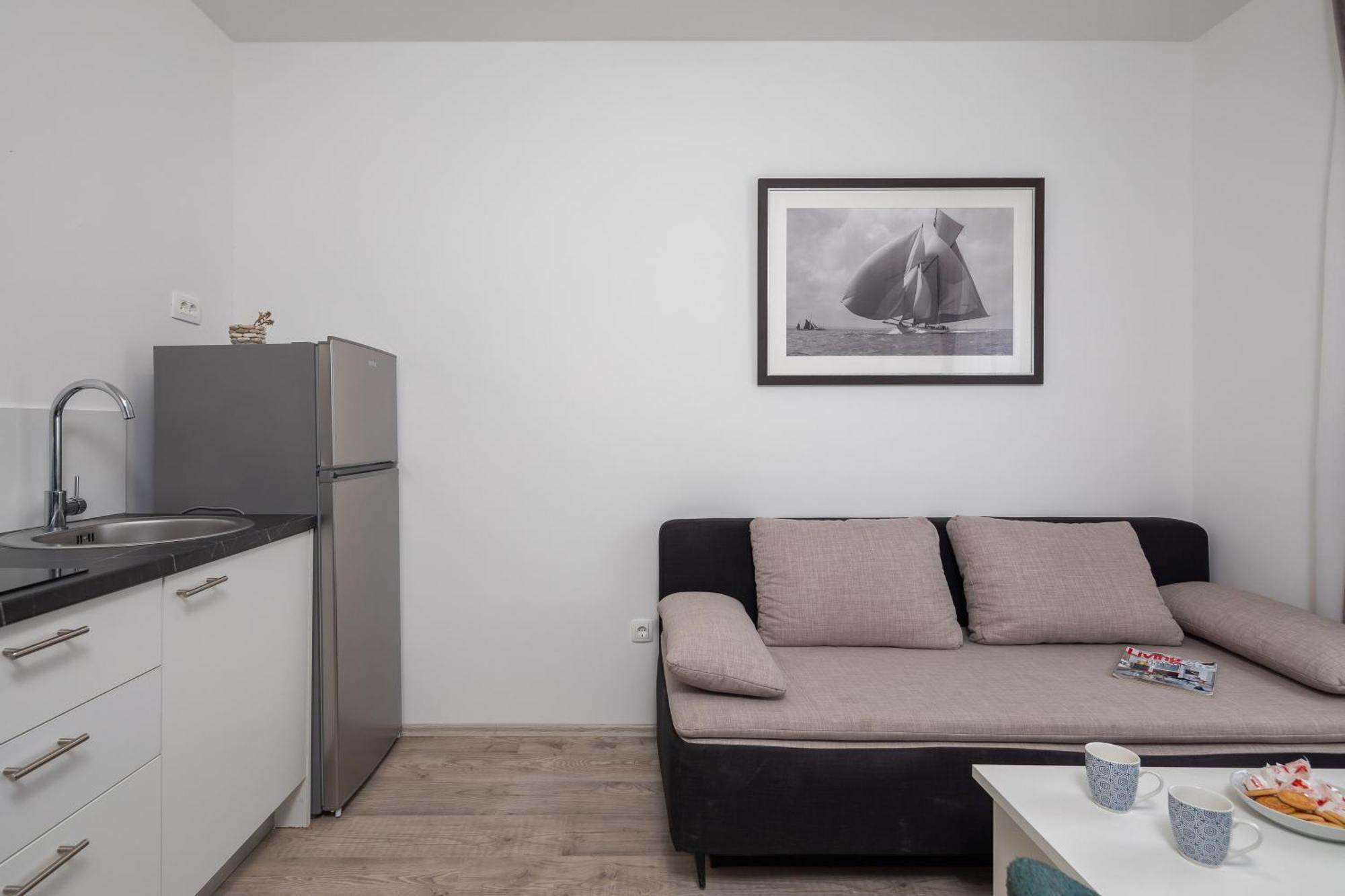 Beachfront Apartments Providenca With Free Parking Makarska Bilik gambar