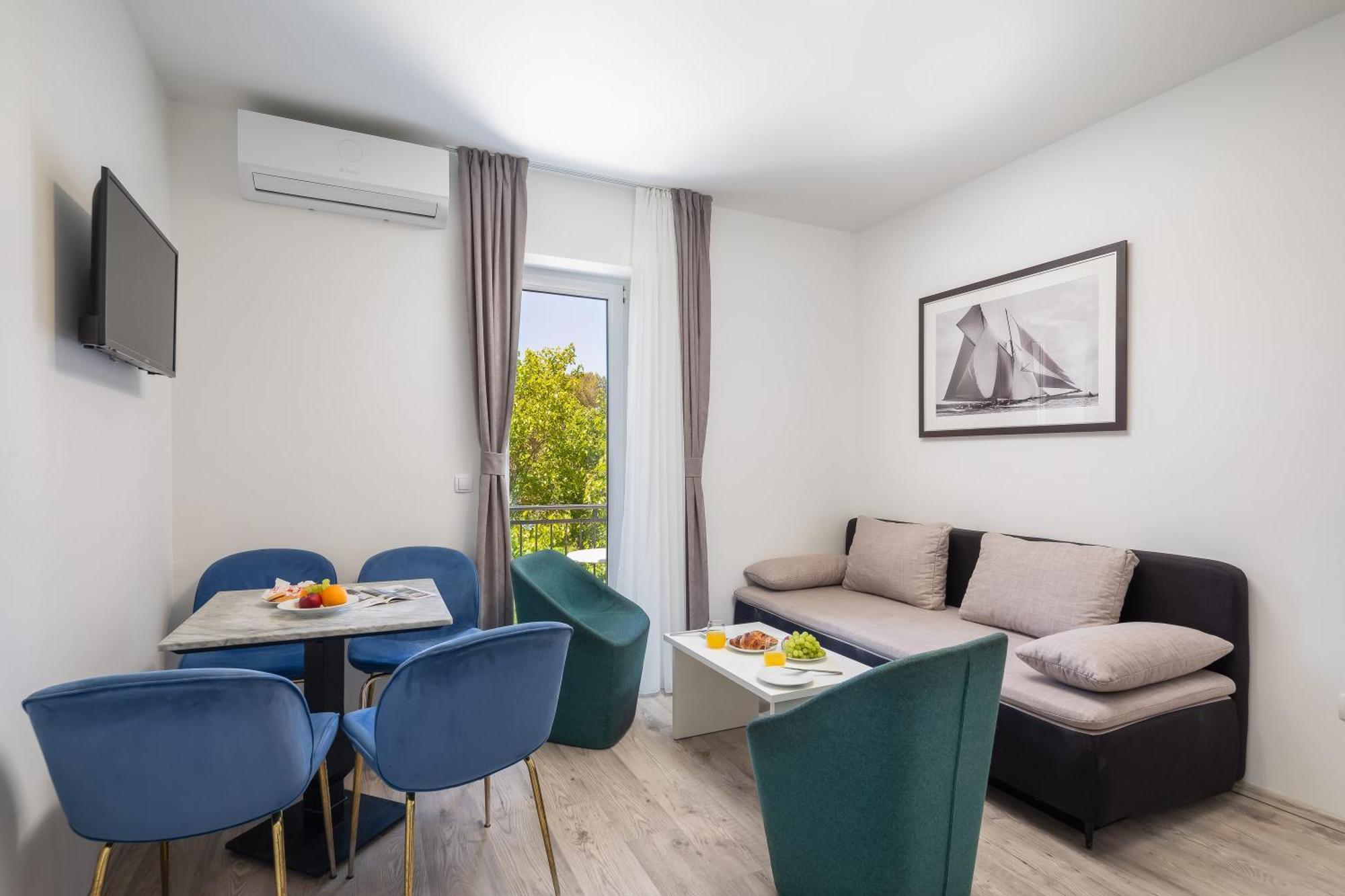Beachfront Apartments Providenca With Free Parking Makarska Bilik gambar