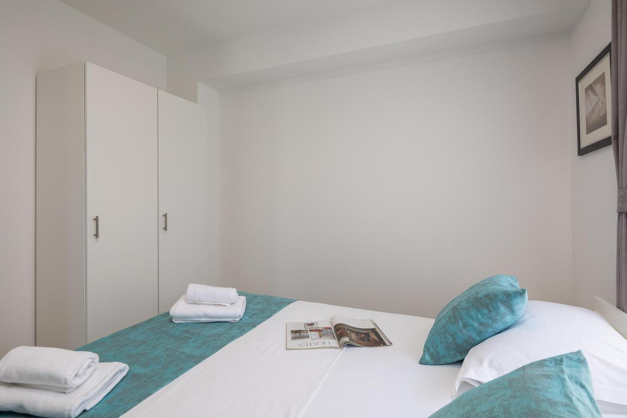 Beachfront Apartments Providenca With Free Parking Makarska Bilik gambar