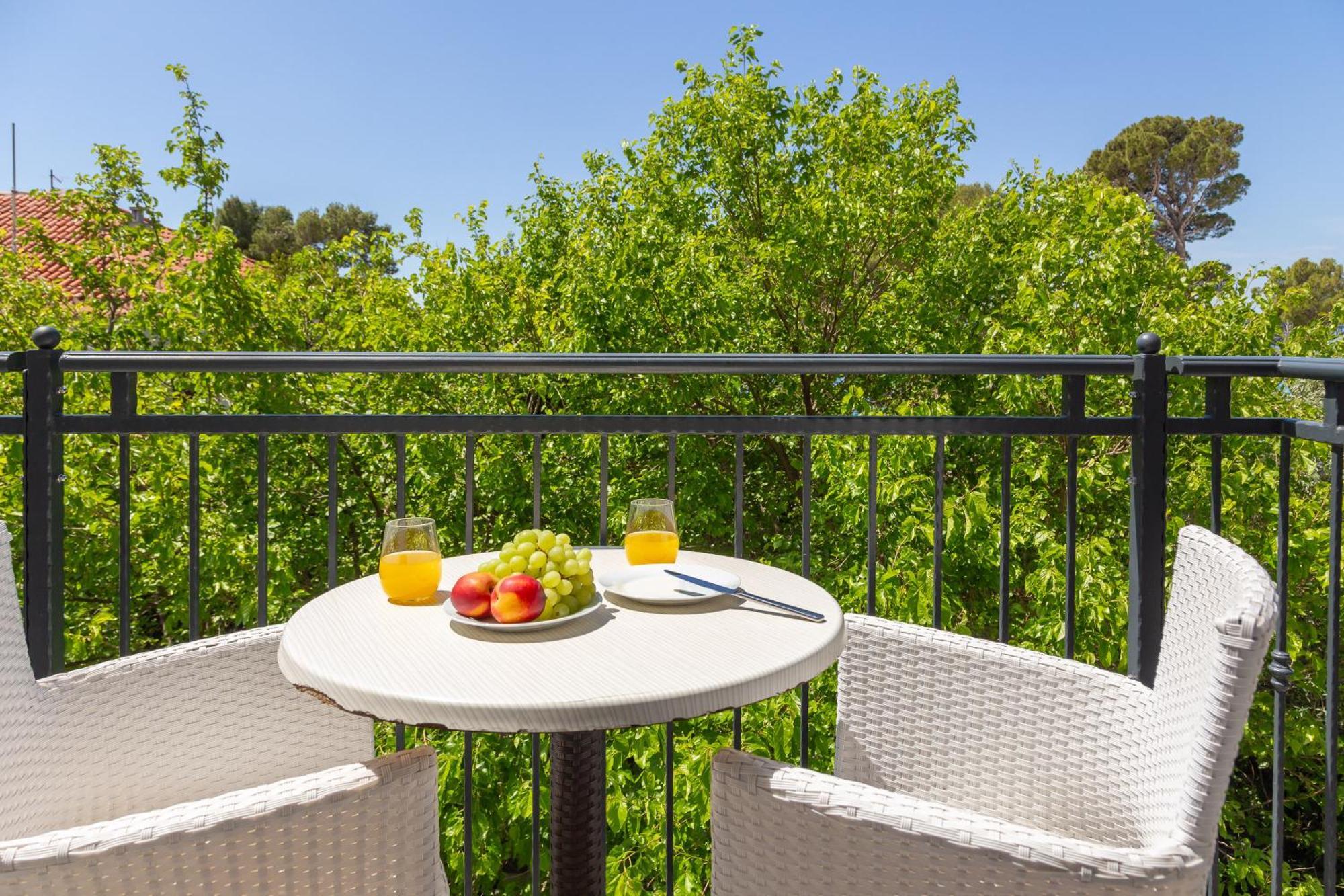 Beachfront Apartments Providenca With Free Parking Makarska Luaran gambar