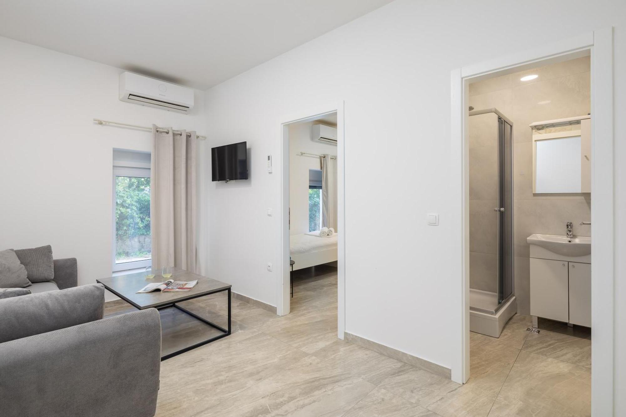 Beachfront Apartments Providenca With Free Parking Makarska Bilik gambar