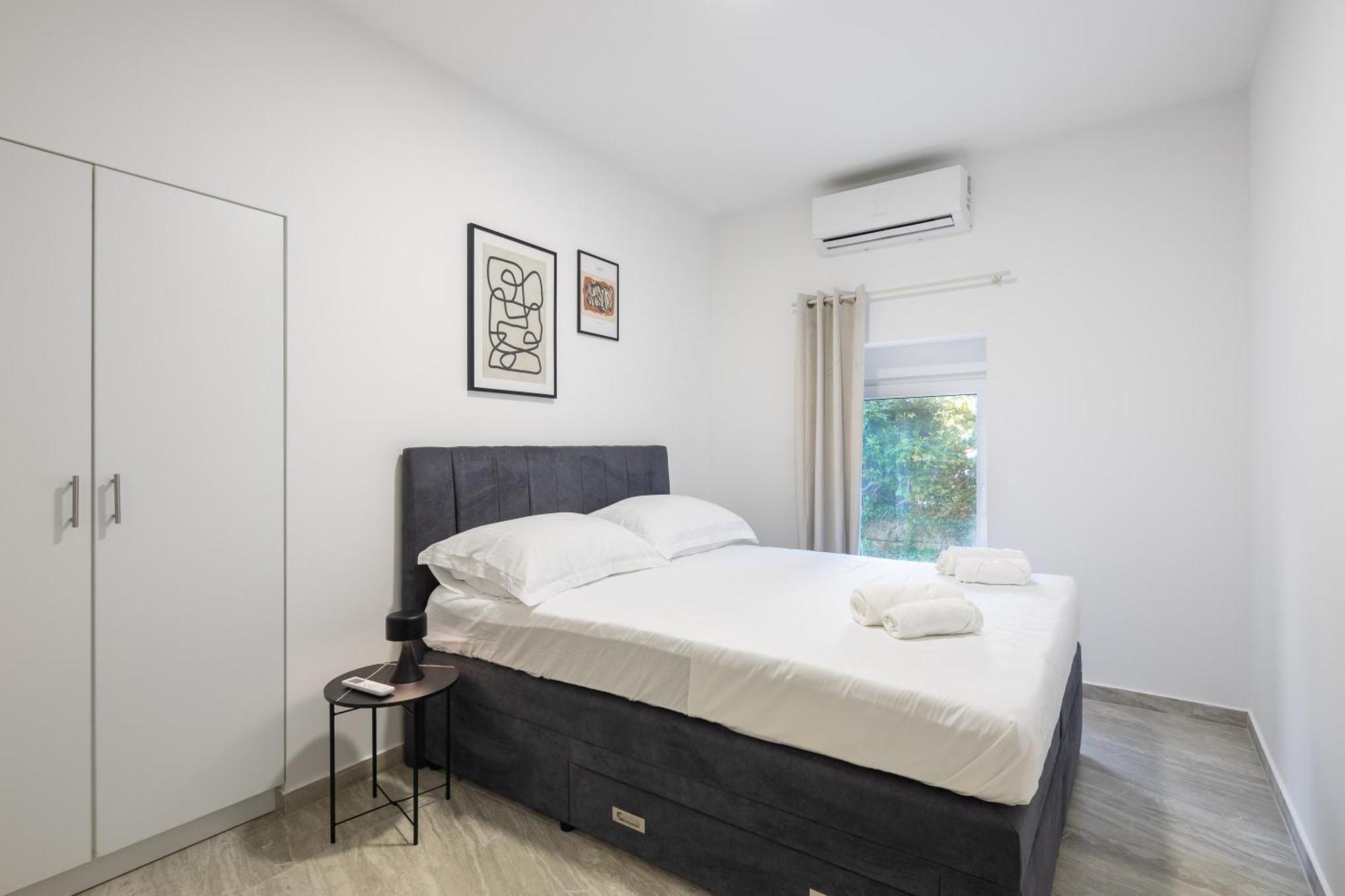 Beachfront Apartments Providenca With Free Parking Makarska Bilik gambar